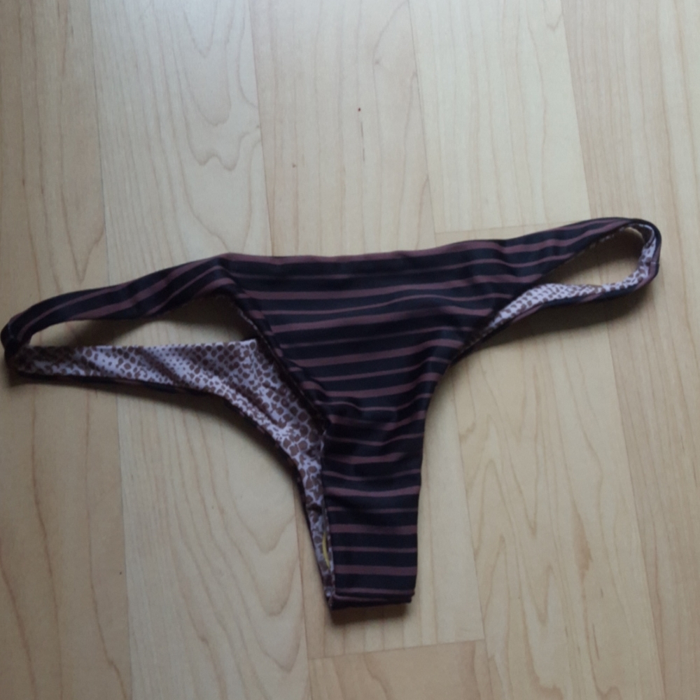 Dark Classic Acacia Bottom